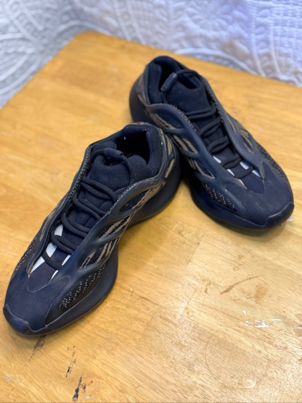 Adidas Yeezy 700 V3 Alvah Sneakers